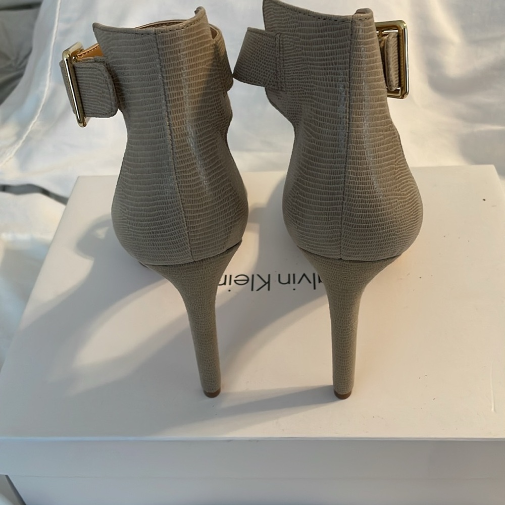 Authentic Calvin Klein Python Embossed Sandal W/S… - image 4